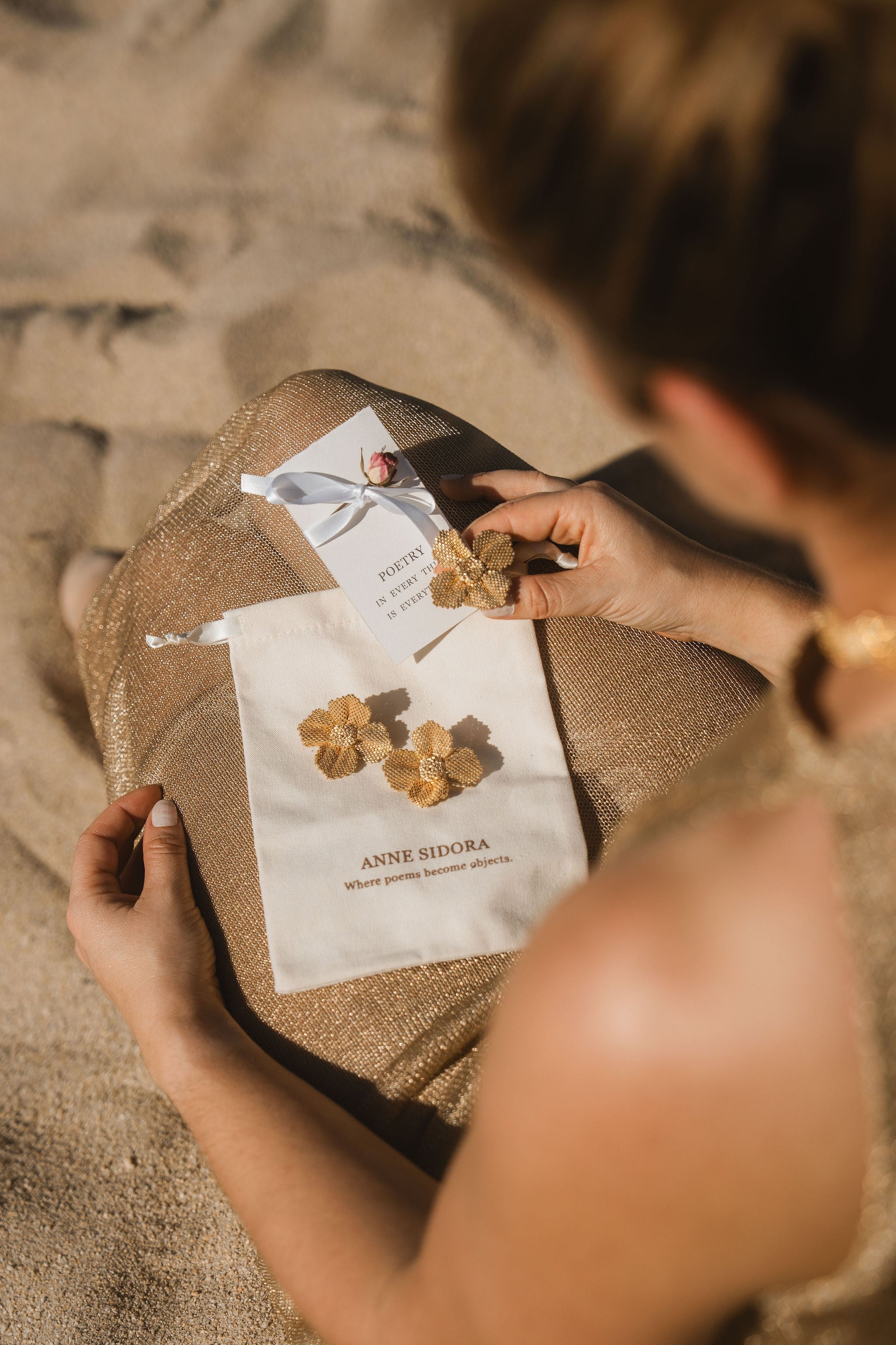 Accessories & Jewelry