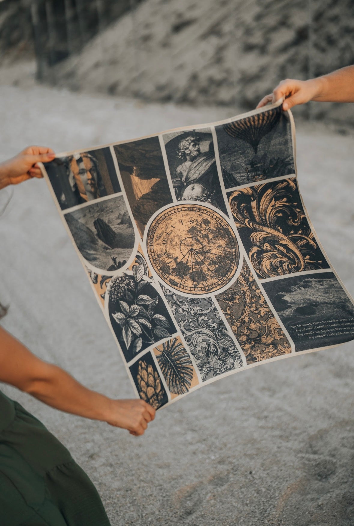 Silk scarf Conquista