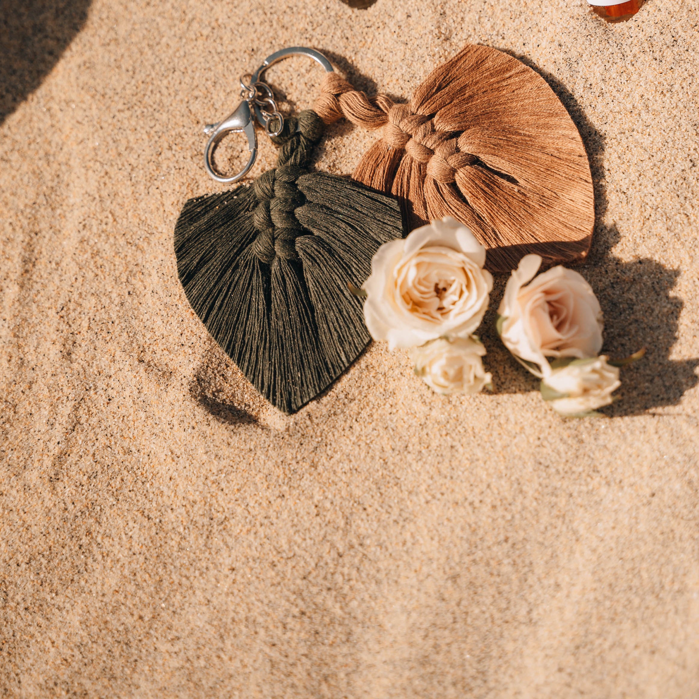 keychain with two macrame leaves