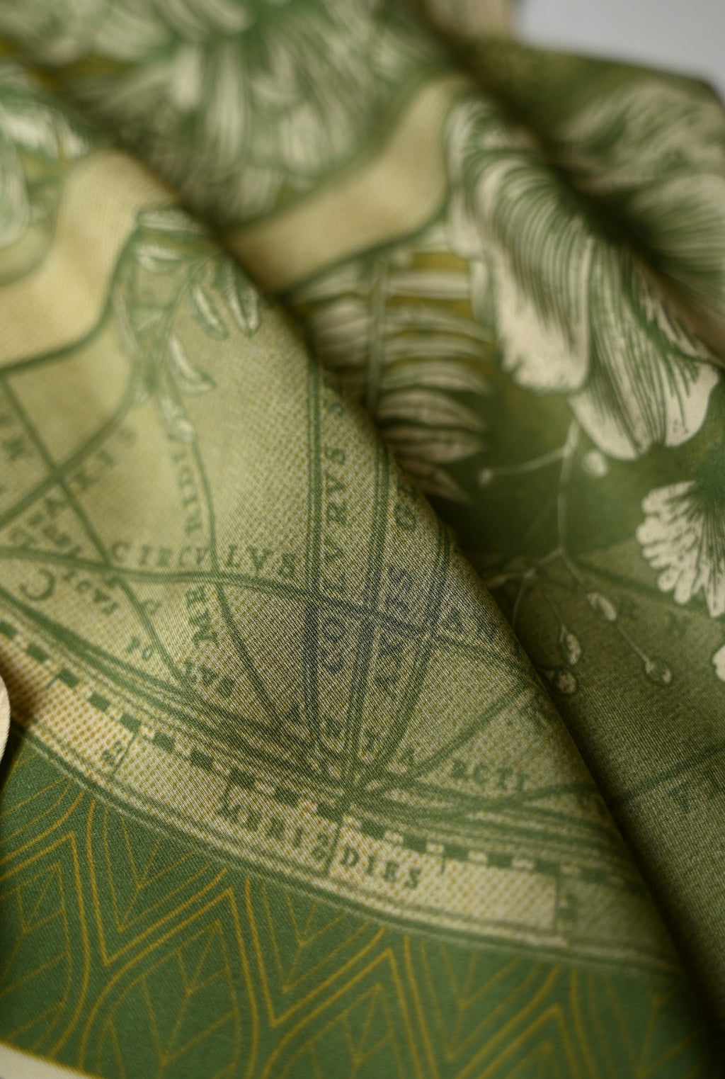 Silk scarf Alma Salvaje