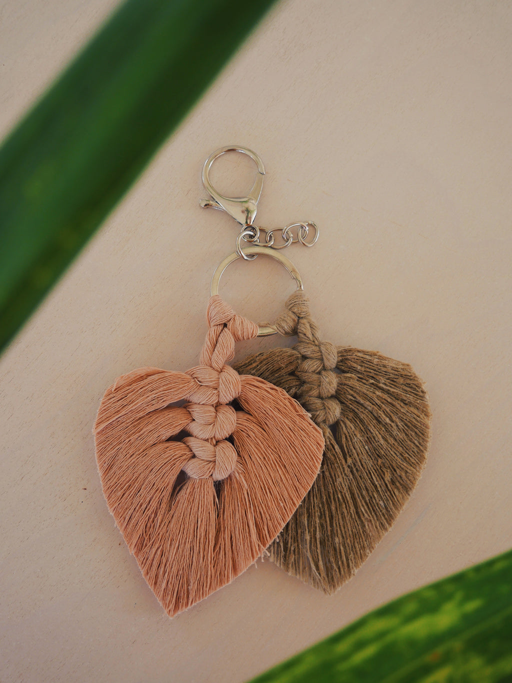 Macramé Leaf Keychain