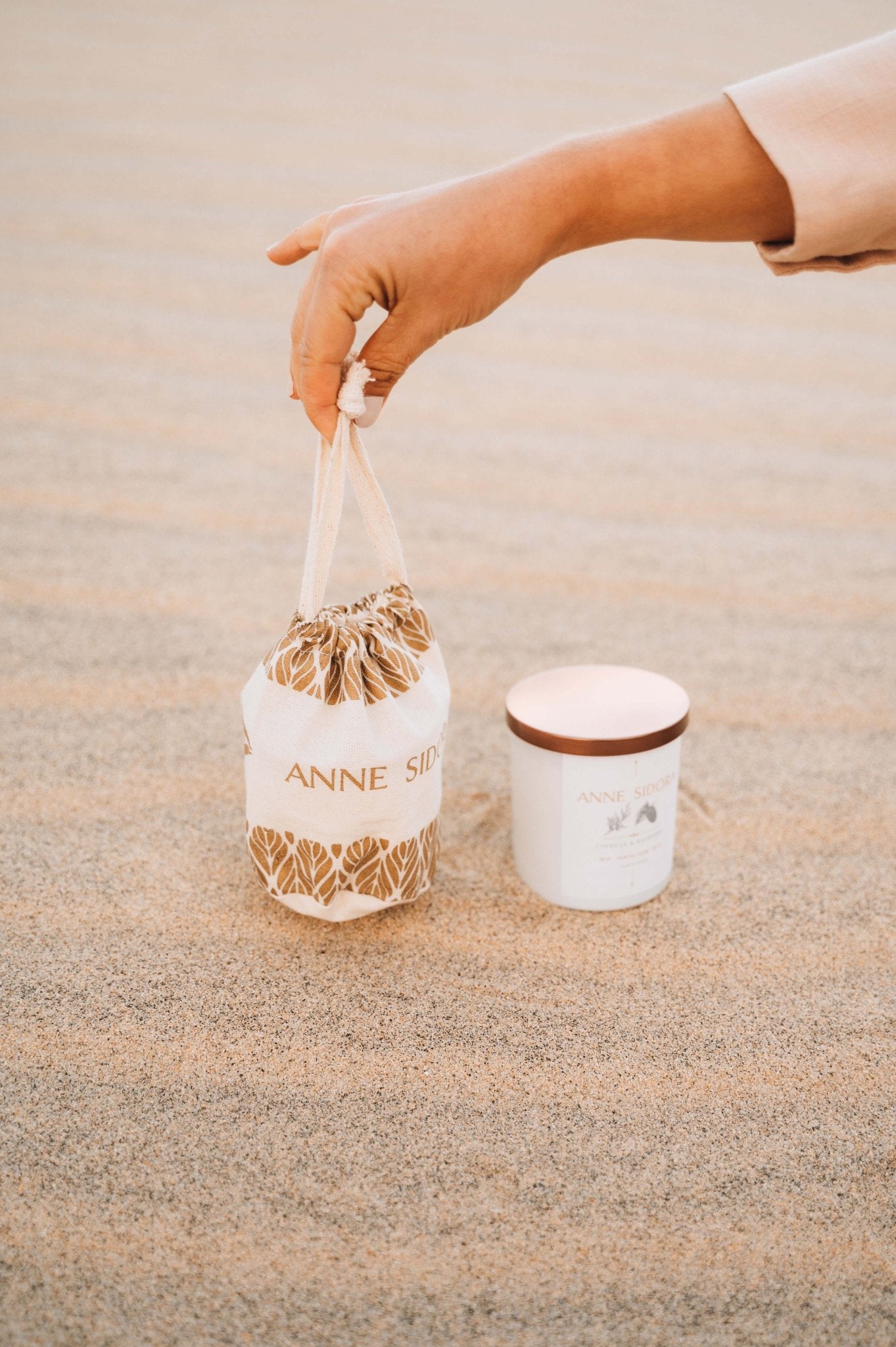 Amber, Clove & Sandalwood Candle - Anne Sidora Unique Poetic gift boutique in Los Cabos