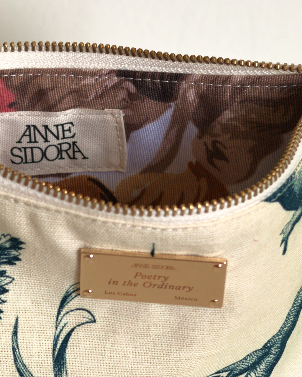 Camelia pouch Green by Anne Sidora, lining