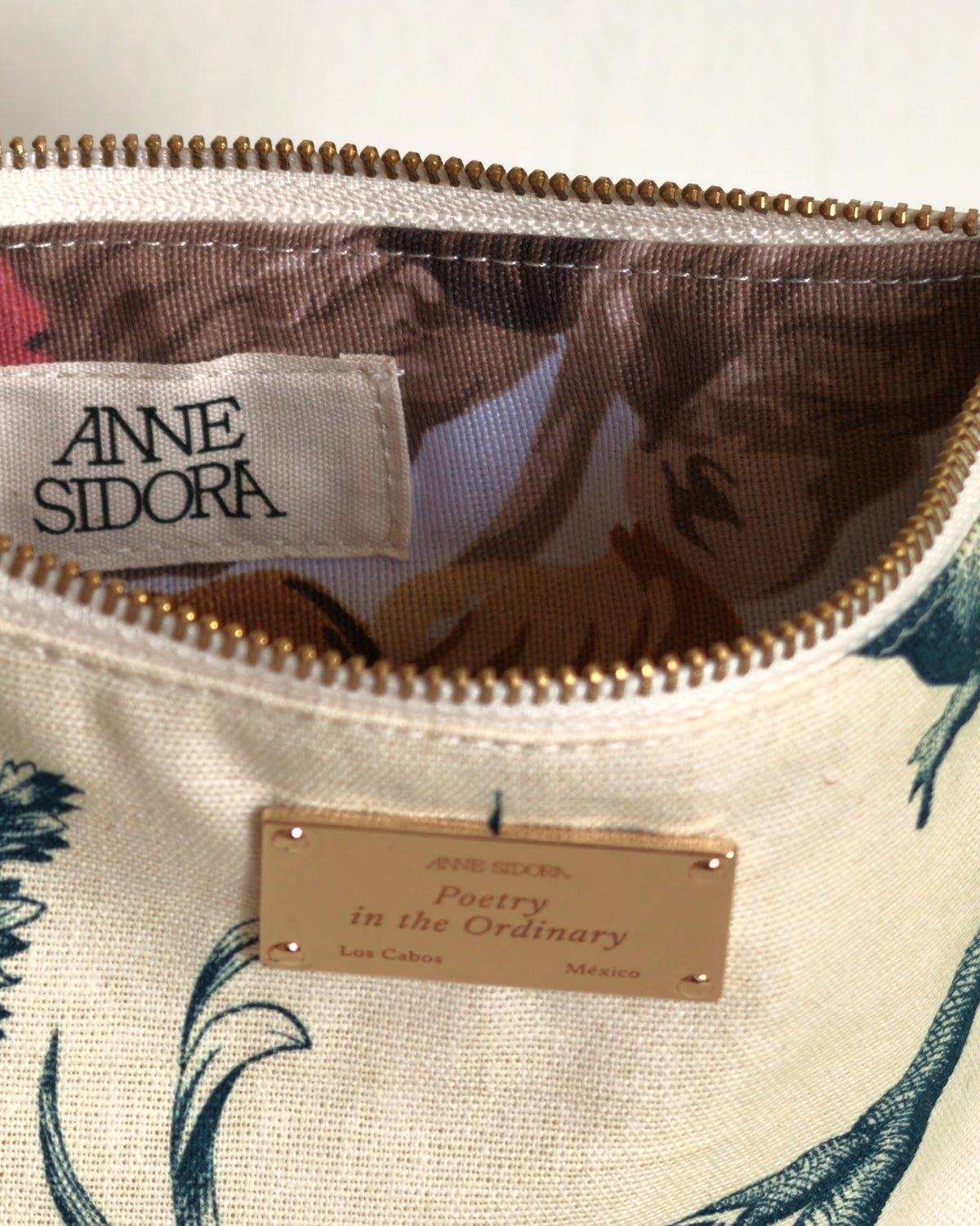 Camelia pouch Green by Anne Sidora, lining