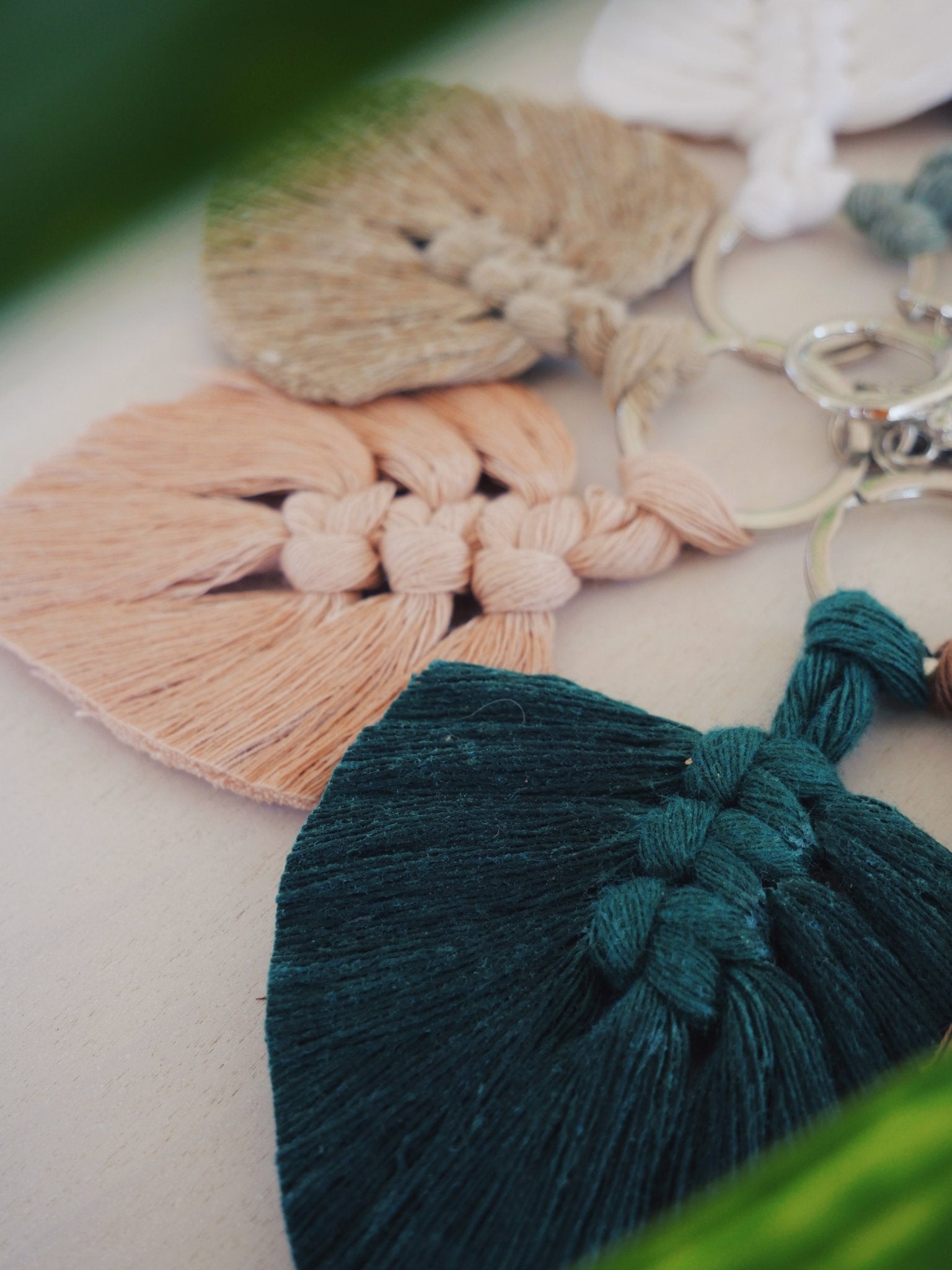 Macramé Leaf Keychain - Anne Sidora Unique Poetic gift boutique in Los Cabos