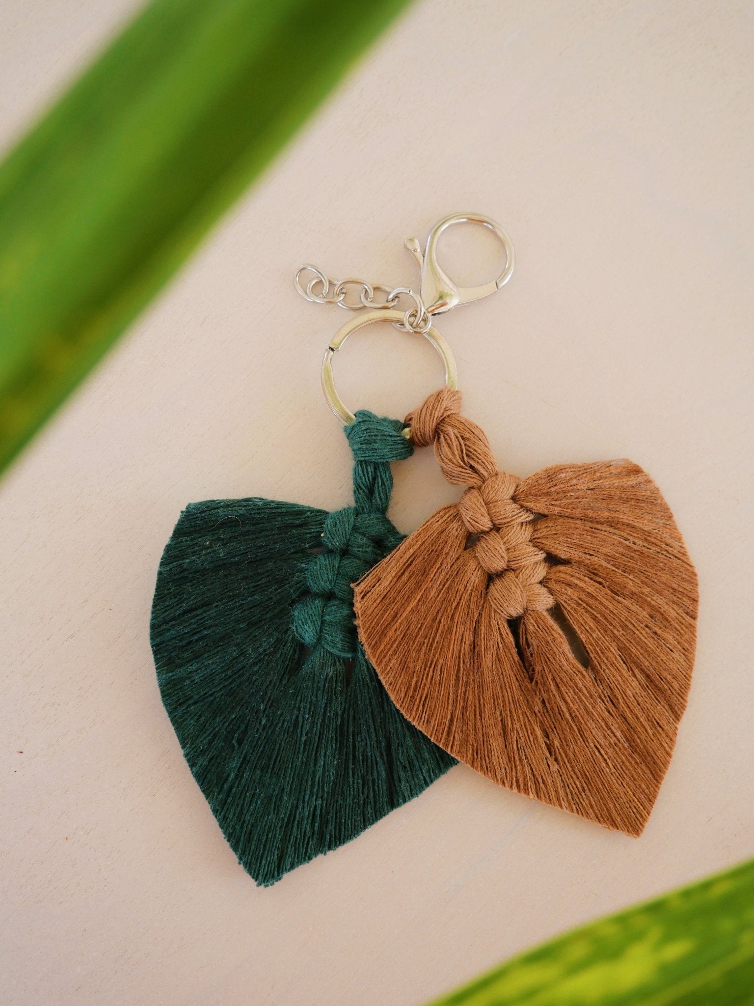 Macramé Leaf Keychain - Anne Sidora Unique Poetic gift boutique in Los Cabos