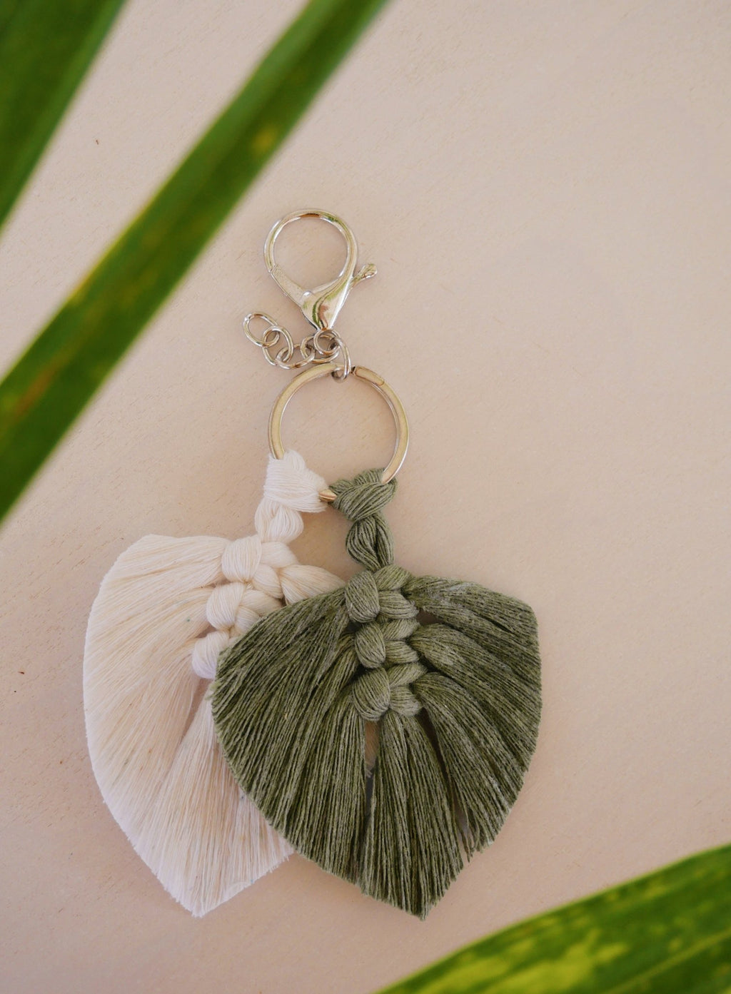 Macramé Leaf Keychain - Anne Sidora Unique Poetic gift boutique in Los Cabos