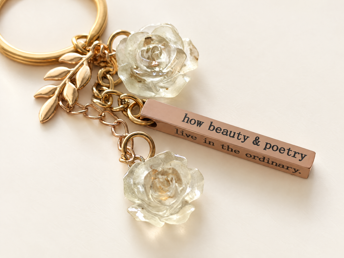 Poesía Keyring English engraving how beauty and poetry live in the ordinary
