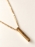 Poesía Pendant English, gold engraved bar Who are you ? I am poetry on a gold chain